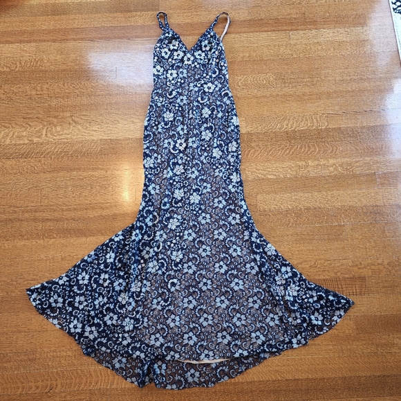 Jovani Backless Gown, Sz 12 -Embellished Lace REASONABLE OFFERS CONSIDERED - Picture 14 of 16